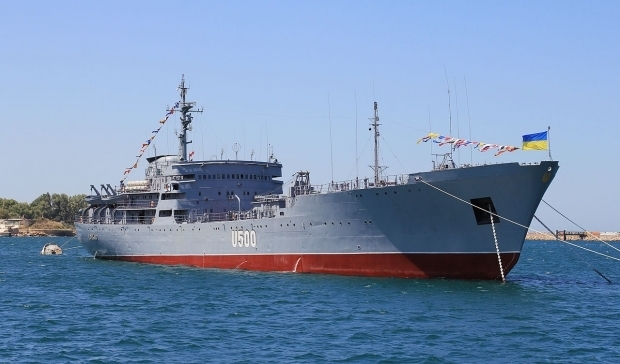 В Одесі горіло судно ВМС 