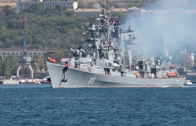Турецкие рыбаки не заметили, как их судно обстреливали с российского корабля