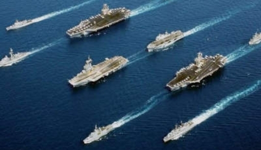 Военные корабли РФ в экономической зоне Литвы приказали изменить курс гражданским судам