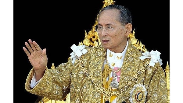 В Таиланде будут пять дней хоронить короля, умершего год назад