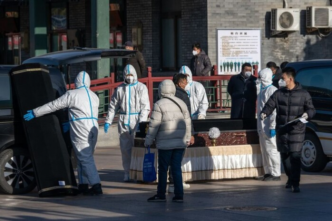 В Китаї лютує COVID-19 : крематорії не справляються