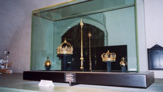 У Швеції із собору викрали корони короля Карла IX і його дружини
