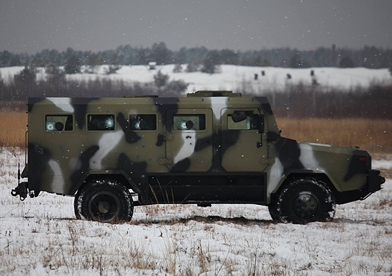Правоохранители тестировали бронеавтомобиль КOZAK 2014,- фото