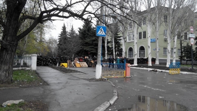 Боевики захватили здание прокуратуры в Харцызске