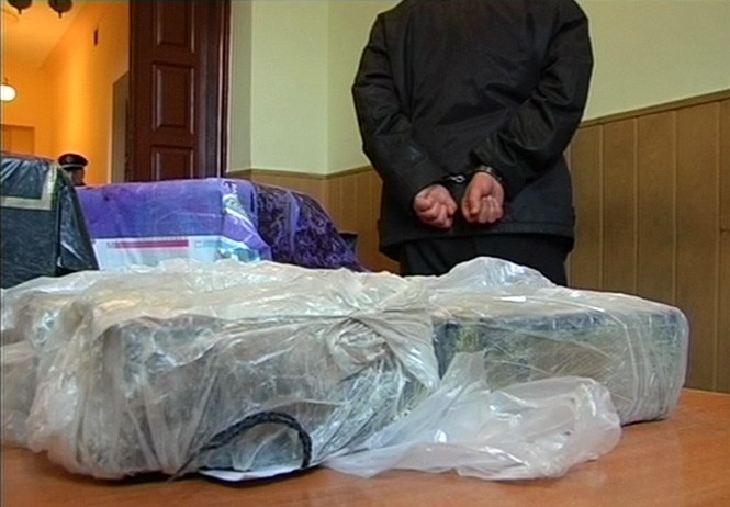 Основні предмети контрабанди в Україні – наркотики та зброя