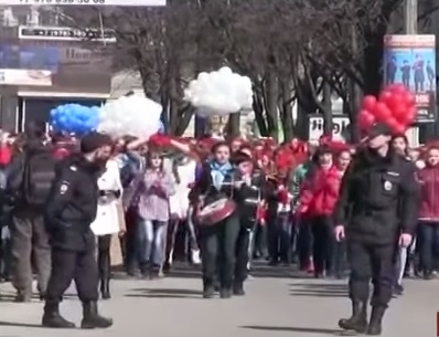 В Крыму школьников вывели на митинг в поддержку оккупационных властей, - видео