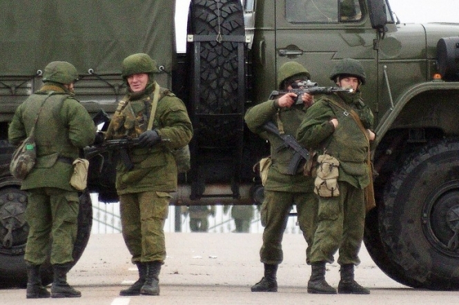 Російські військові в Криму намагаються роззброїти 36 бригаду Збройних сил України