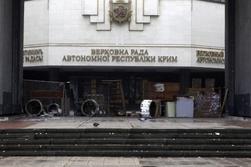 Озброєні люди зайняли будівлі парламенту і уряду Криму