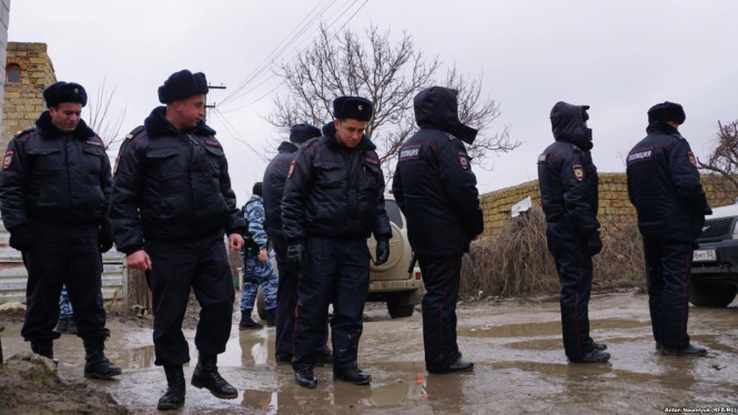 Облава у Криму: силовики побилися з жителями Кам'янки
