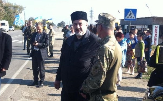 На границе с аннексированным Крымом готовятся к началу блокады - видео