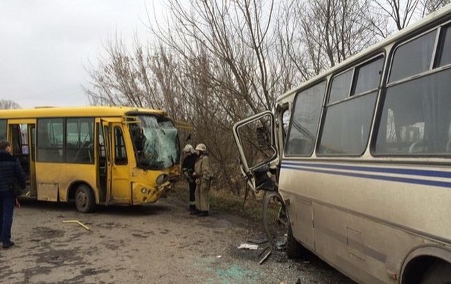 У Львівській області зіткнулися два автобуси, десятки постраждалих
