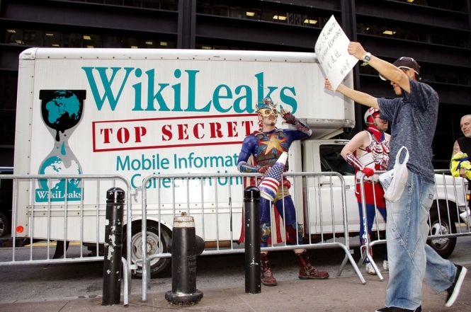 Разведка США: РФ передала WikiLeaks похищенные данные через третью сторону