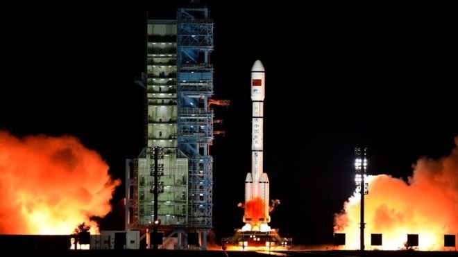 Китай запустил пилотируемый космический корабль