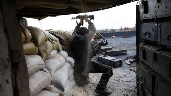Под Донецким аэропортом произошел бой, в результате которого ранены трое военных