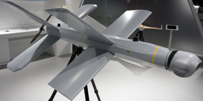 москва нарощує використання дешевих дронів-камікадзе, які здатні знищувати техніку – Reuters