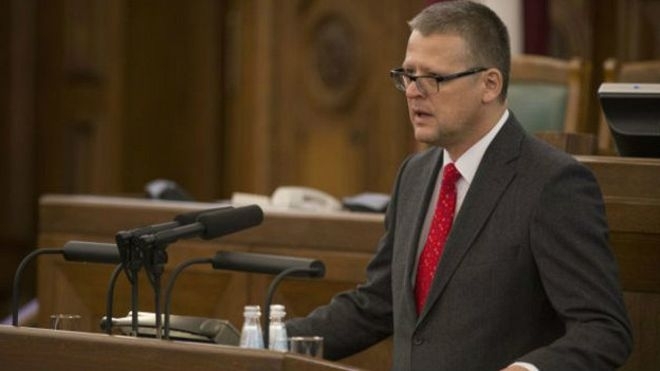Латвийский министр подал в отставку из-за бесплатной операции