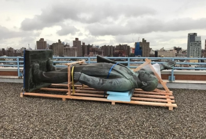 У Нью-Йорку демонтували двометрову статую Леніна