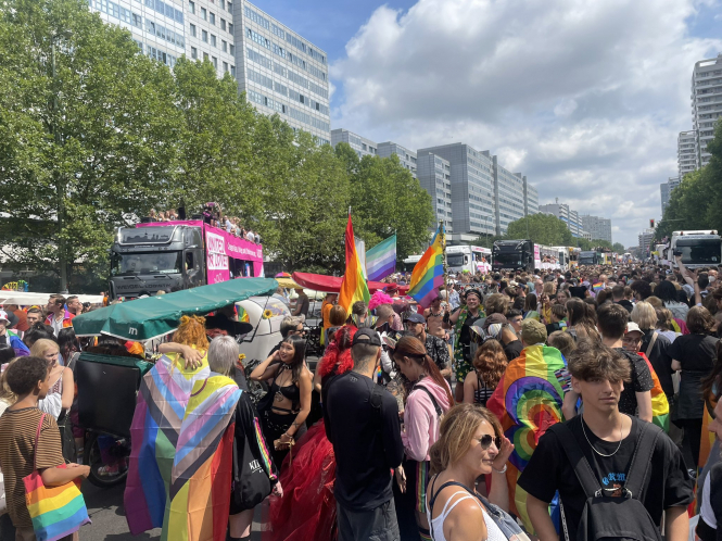 ЛГБТ-прайд у Берліні зібрав 150 тисяч людей