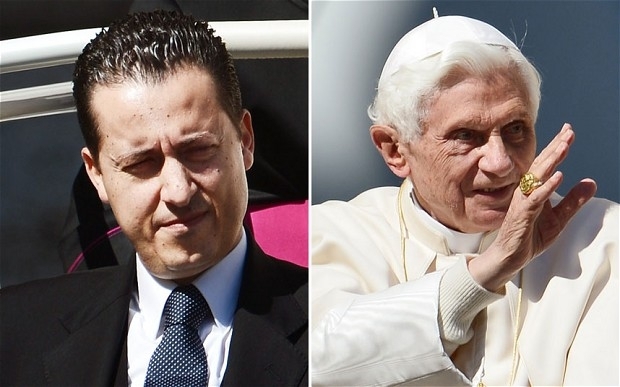 Скандал у Ватикані : папського камердинера заарештували