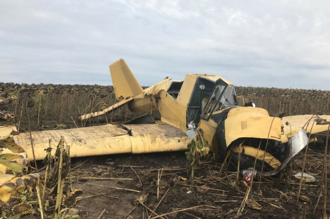 В Хмельницкой области разбился сельскохозяйственный самолет