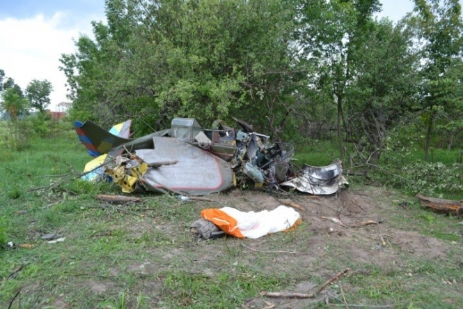 На Івано-Франківщині впав літак, є загиблі (відео)