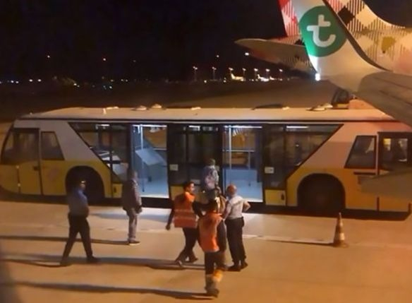 Самолет совершил вынужденную посадку в Португалии 