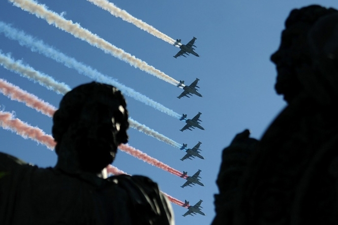 Россия перебросила 50 единиц авиации в Крым для парада Победы, - Тимчук