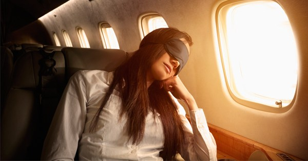 Пассажирка Air Canada уснула в полете и проснулась на стоянке в закрытом самолете