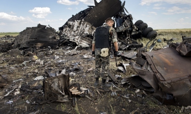 Террористы подбили самолет с украинскими военными в Луганске: погибло 49 человек, - видео