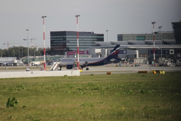 Российский авиалайнер столкнулся с польским самолетом в аэропорту Варшавы