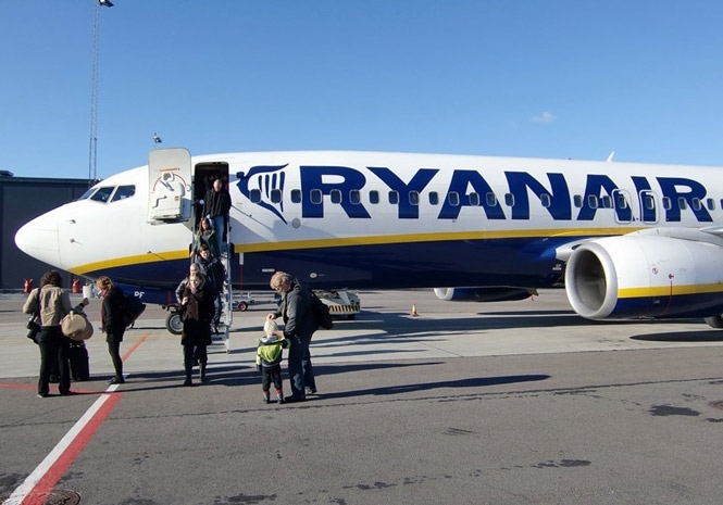 Ryanair призупинив продаж квитків в Україну