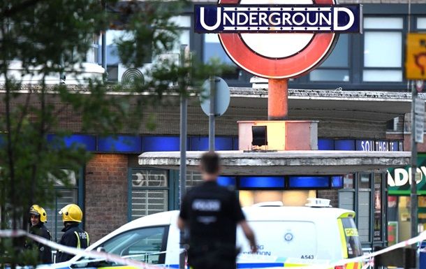 В метро Лондона произошел взрыв, пострадали пять человек