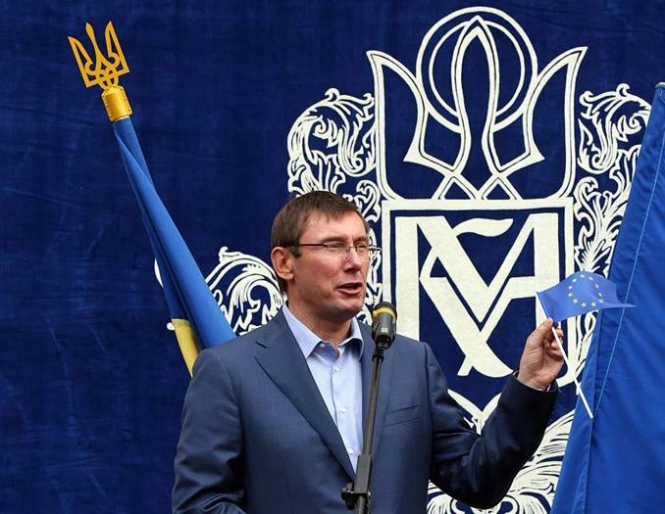 Переговори треба вести виключно про відсторонення Януковича, - Луценко