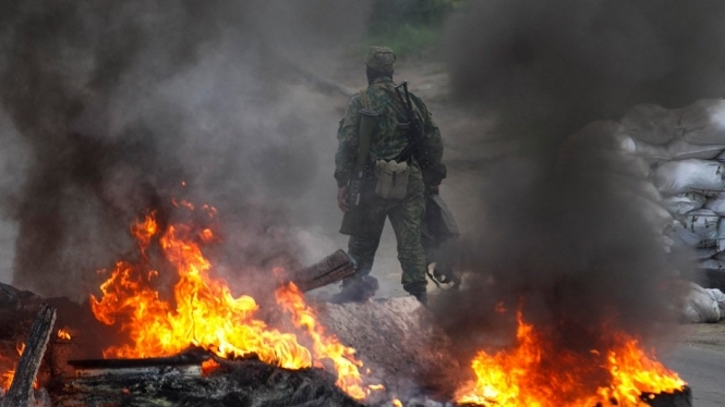 Терористи обстрілюють Луганськ: снаряд влучив у місцевий ринок