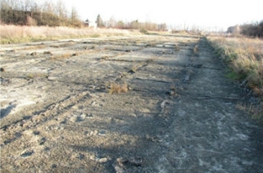 Неизвестные в Луганске разобрали взлетную полосу аэродрома 