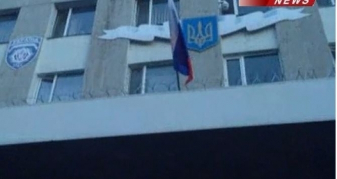 Вооруженные сепаратисты заняли облуправления милиции в Луганске