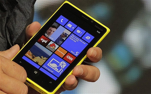 Нові Nokia Lumia 920 та 820. Перші враження (фото, відео)