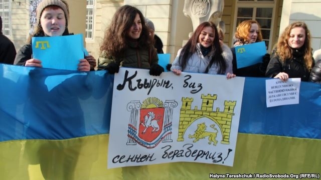 Крымские татары откликнулись на предложение и идут во Львов
