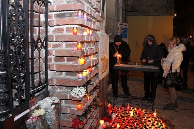 Львів у жалобі: в місті оголосили траур за вбитими у Києві мітингувальниками