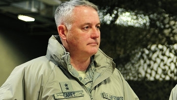 Генерал-майора ВВС США уволили за непристойное поведение в России