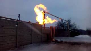 У Макіївці через обстріли бойовиків горить газопровід, пошкоджено десятки будинків, - ВІДЕО