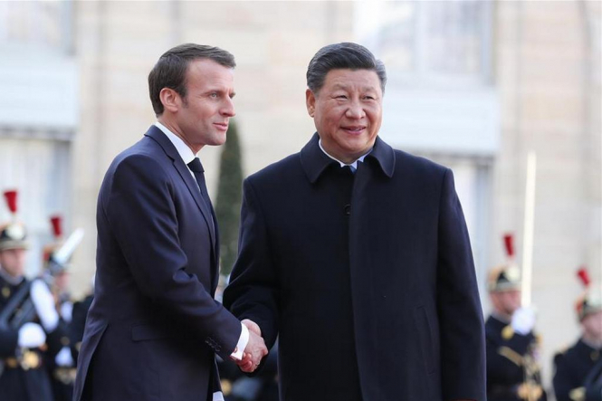 Зустріч Макрона та Сі Цзіньпіна може позитивно вплинути на встановлення миру в Україні, – Bloomberg