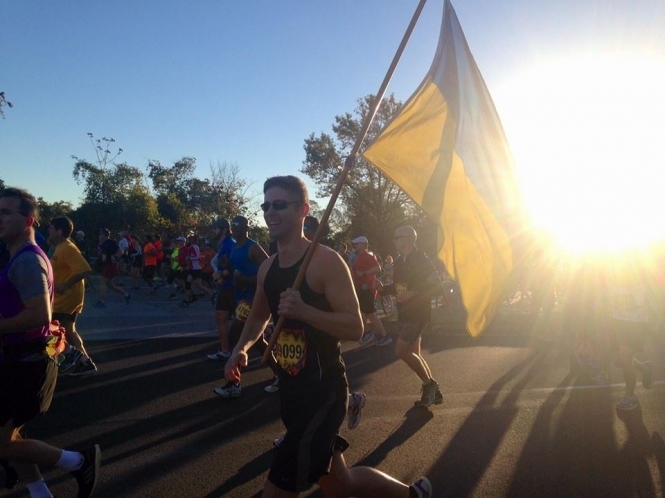 В США активіст пробіг марафон із українським прапором