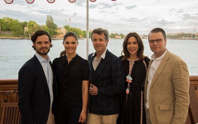 Принцеса Данії одягла на офіційний прийом  українську вишиванку за $1 тис.

