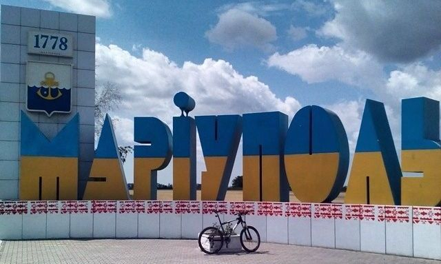 Прифронтовой Мариуполь: кто против возвращения футбольного праздника в Донецкую область?