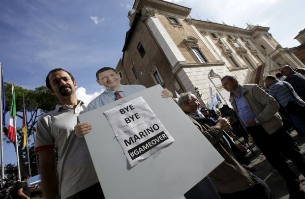 Мэр Рима подал в отставку из-за скандала о растратах