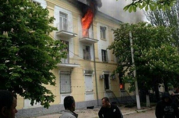 В Маріуполі згоріло відділення міліції, - фото