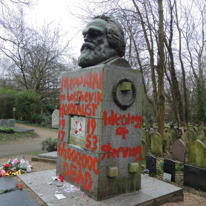 Могилу Карла Маркса в Лондоні осквернили вдруге за два тижні
