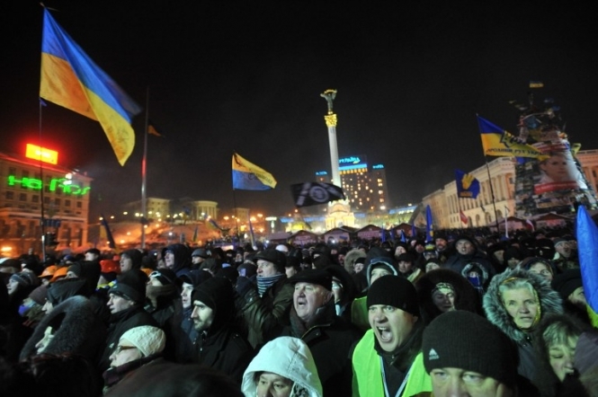 На Грушевского все спокойно, а на Майдане митингуют 8 тыс человек