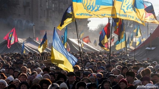 Люди на Майдане воспримут лишь отставку Януковича, - активист 